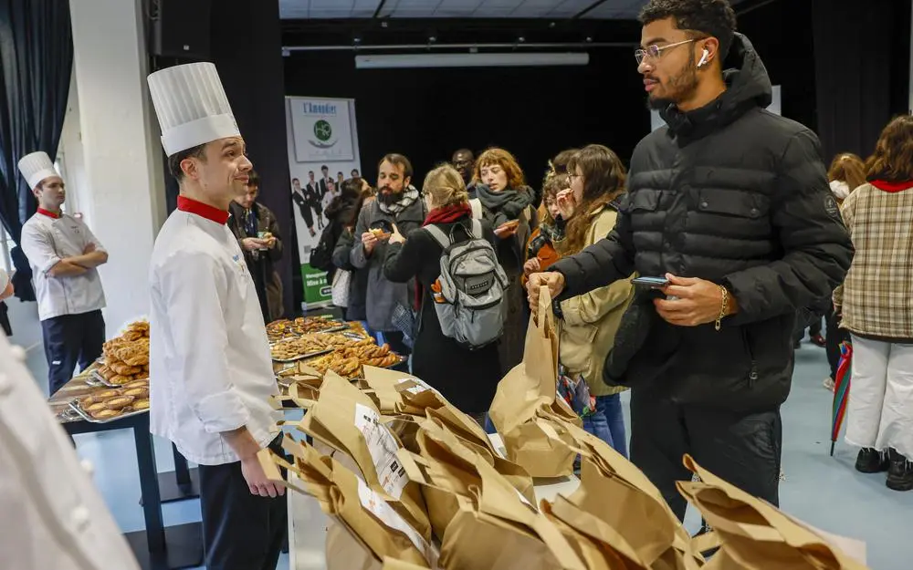 Distribution de paniers repas